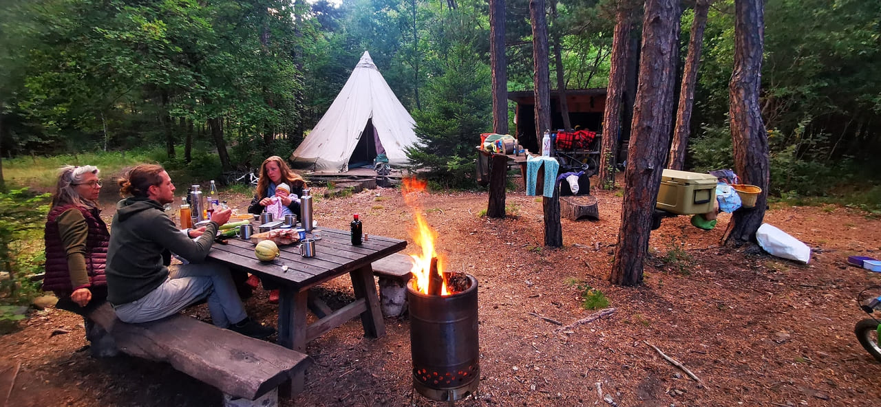 soiree barbecue stage peche au campement esprit rivieres au bord de la riviere ubaye
